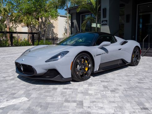 Used 2023 Maserati MC20 Coupe image 8