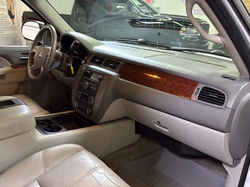 Used 2013 GMC Yukon XL SLT RWD image 13