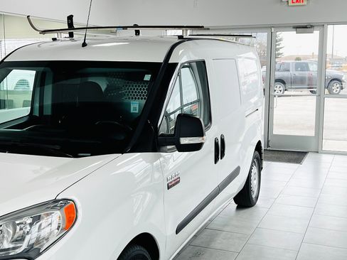 Used 2022 RAM ProMaster City Tradesman w/ Window Group 04 image 2