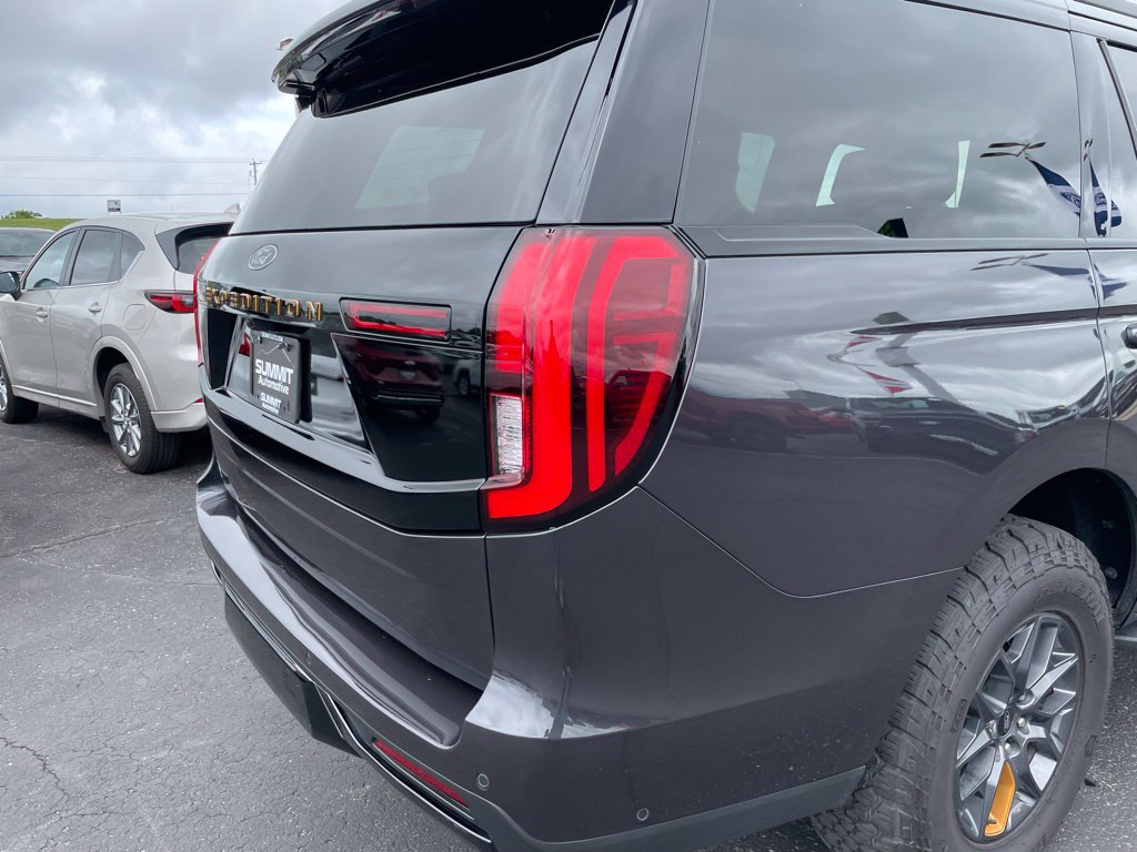 Used 2025 Ford Expedition Tremor AWD/4WD image 37