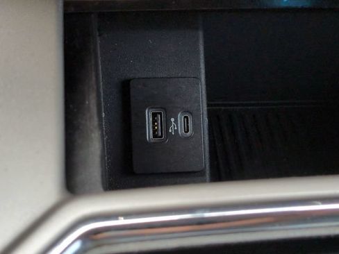 Used 2022 Ford F250 Lariat w/ Black Appearance Package AWD/4WD image 23