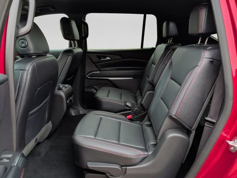 Used 2025 Chevrolet Traverse Z71 w/ LPO, Floor Liner Package AWD/4WD image 31