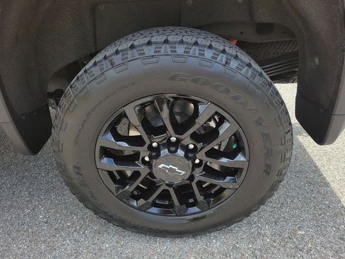 Used 2025 Chevrolet Silverado 2500 LT w/ Trail Boss Package AWD/4WD image 29