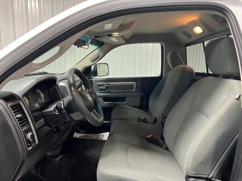 Used 2018 RAM 3500 Tradesman w/ Chrome Appearance Group image 4