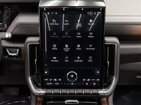 Used 2026 GMC Yukon Denali w/ Sun & Power Step Package image 18