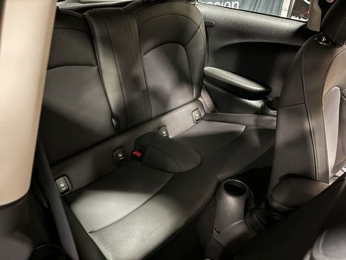 Used 2019 MINI Cooper 2-Door Hardtop w/ Storage Package image 60