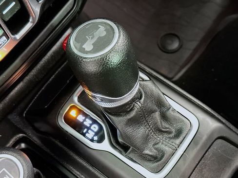 Used 2022 Jeep Wrangler Unlimited Sport AWD/4WD image 19