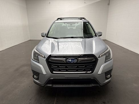 Used 2022 Subaru Forester Limited w/ Popular Package #2 AWD/4WD image 3