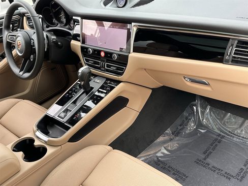 New 2026 Porsche Macan image 21