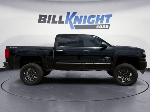 Used 2017 Chevrolet Silverado 1500 LTZ Z71 w/ LTZ Plus Package AWD/4WD image 6