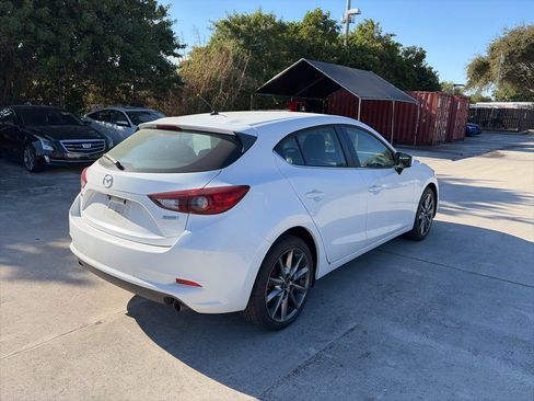 Used 2018 MAZDA MAZDA3 Touring image 3