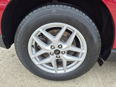 Certified 2024 Ford Edge SEL image 11