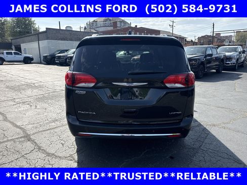 Used 2018 Chrysler Pacifica Limited FWD image 8