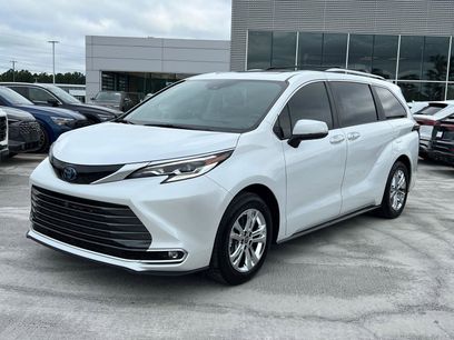 Used 2023 Toyota Sienna Platinum