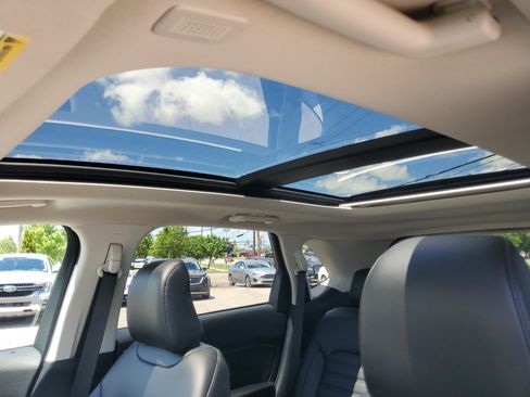 Used 2024 Ford Edge SEL w/ Convenience Package AWD/4WD image 11