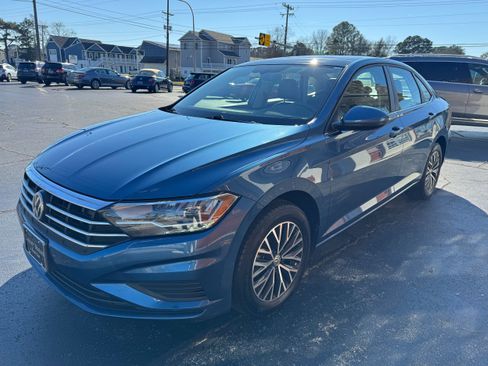 Used 2021 Volkswagen Jetta SE w/ SE Cold Weather Package image 5