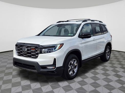Certified 2022 Honda Passport TrailSport image 2