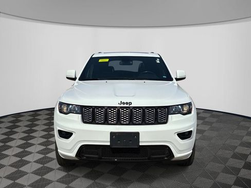 Certified 2021 Jeep Grand Cherokee Laredo X AWD/4WD image 2