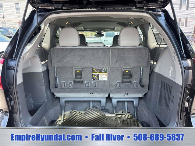 Used 2018 Toyota Sienna XLE w/ XLE Navigation Package AWD/4WD image 14