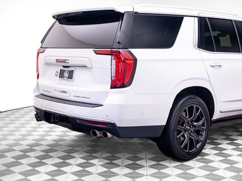 Used 2024 GMC Yukon Denali w/ Advanced Technology Package AWD/4WD image 35