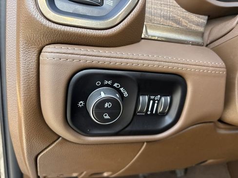 Used 2024 RAM 3500 Limited w/ Safety Group image 28