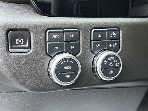 Used 2024 GMC Sierra 2500 SLT w/ SLT Premium Package image 33
