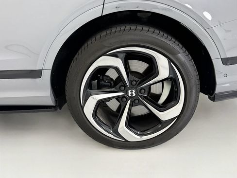 Certified 2023 Bentley Bentayga AWD/4WD image 29