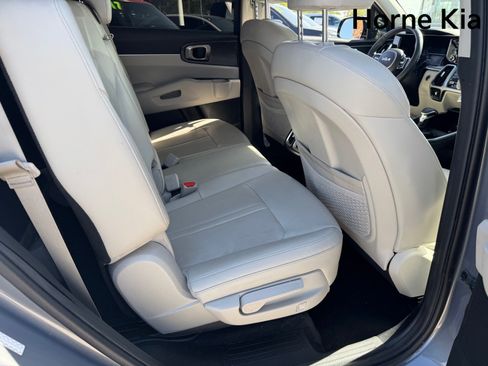 Used 2023 Kia Sorento S FWD image 28