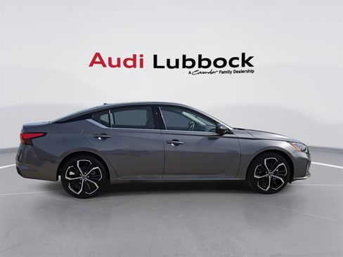 Used 2024 Nissan Altima 2.5 SR image 9