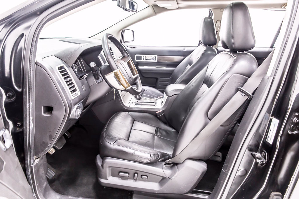 Used 2010 Lincoln MKX AWD image 25