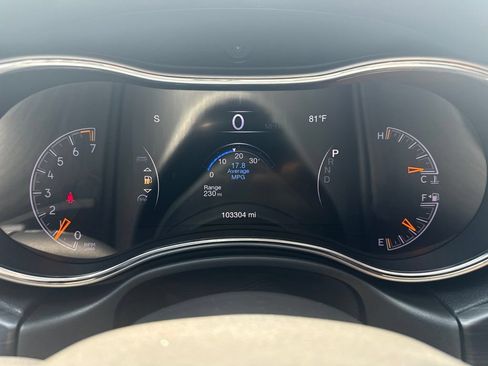 Used 2020 Jeep Grand Cherokee Altitude AWD/4WD image 6