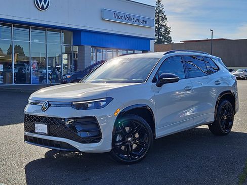 New 2026 Volkswagen Tiguan SE R-Line image 1