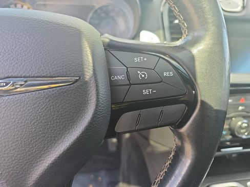 Used 2015 Chrysler 300 S AWD/4WD image 18