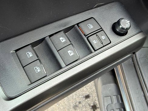 Certified 2023 Toyota Tacoma TRD Off-Road w/ Black Out Package (TMS) image 15