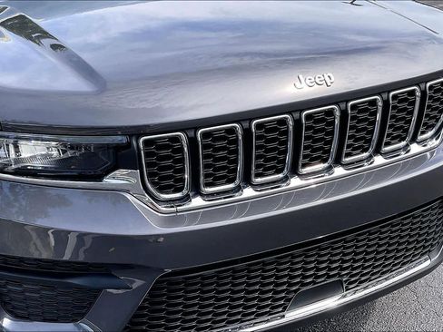 Used 2025 Jeep Grand Cherokee Laredo X w/ Luxury Tech Group I RWD image 29