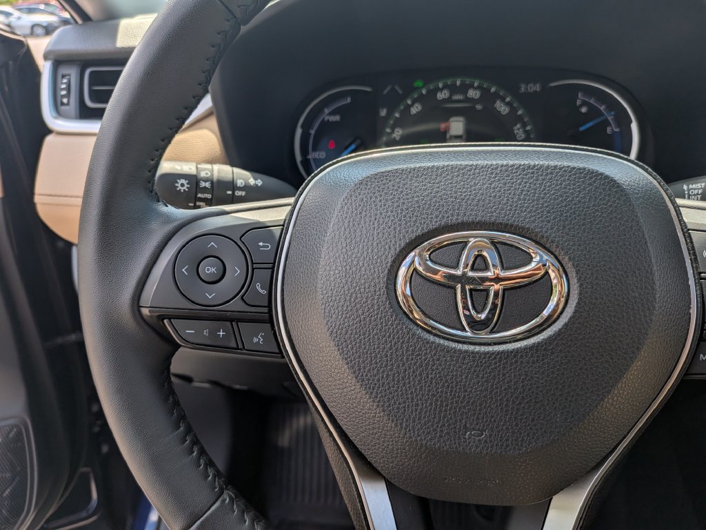 Used 2025 Toyota RAV4 XLE Premium AWD/4WD image 14
