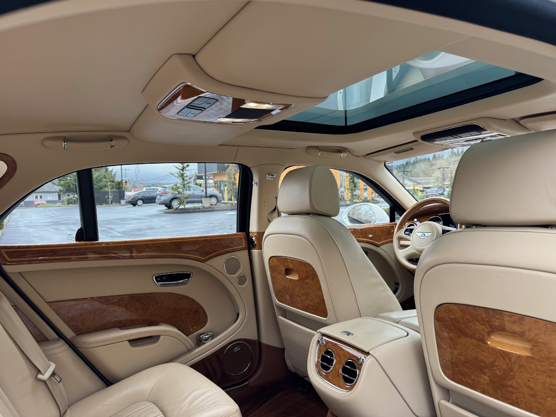 Used 2013 Bentley Mulsanne RWD image 37