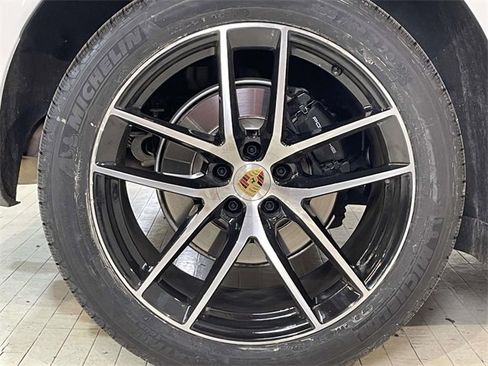 Used 2025 Porsche Macan image 15
