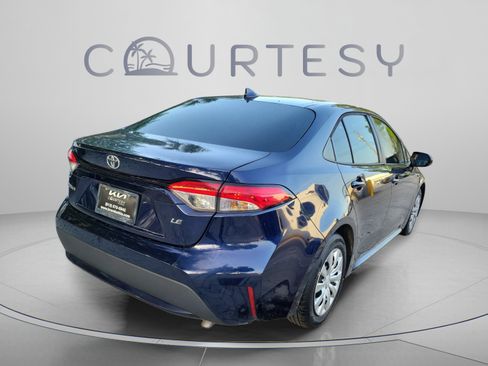 Used 2022 Toyota Corolla LE FWD image 3