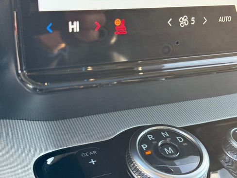 Used 2025 Ford Expedition Active image 23