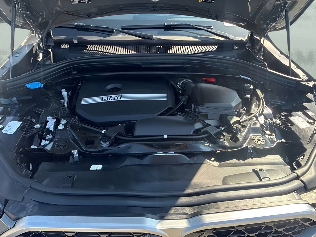 Used 2025 BMW X2 xDrive28i AWD/4WD image 23