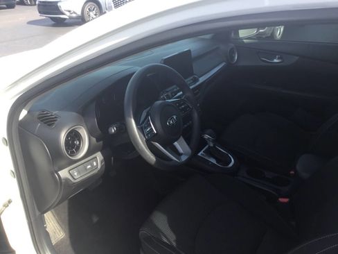 Used 2019 Kia Forte LXS FWD image 9