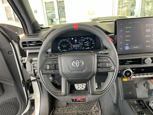Used 2025 Toyota Tacoma TRD Pro AWD/4WD image 9