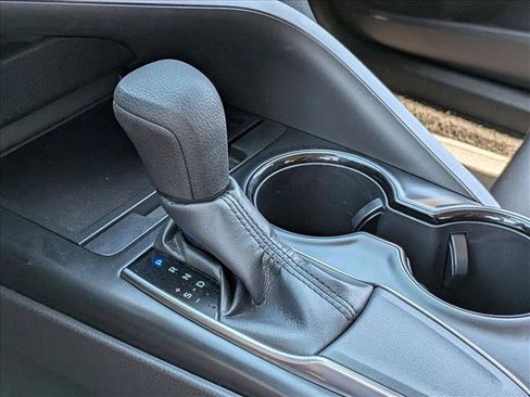 Used 2019 Toyota Camry LE image 12