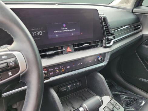 Certified 2023 Kia Sportage SX FWD image 11