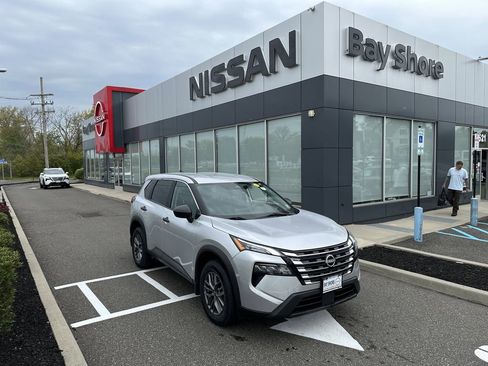 Certified 2024 Nissan Rogue S AWD/4WD image 2