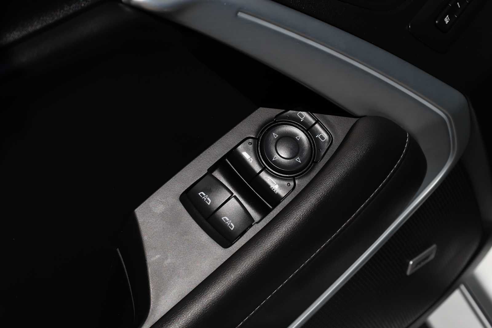 Used 2020 Chevrolet Camaro SS RWD image 42