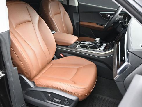 Used 2019 Audi Q8 Prestige image 11