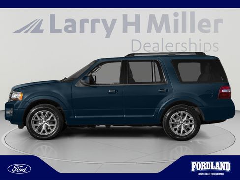 Used 2017 Ford Expedition Limited w/ Equipment Group 301A AWD/4WD image 3