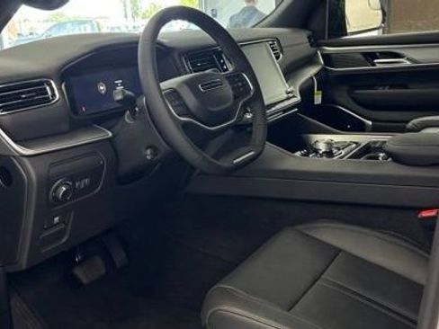 New 2026 Jeep Grand Wagoneer L 4WD w/ Premium Group I image 12